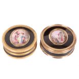 A NEAR PAIR OF 18TH CENTURY SWISS GOLD, TORTOISESHELL AND ENAMEL SNUFF BOX DEPICTING NEO-CLASSICAL