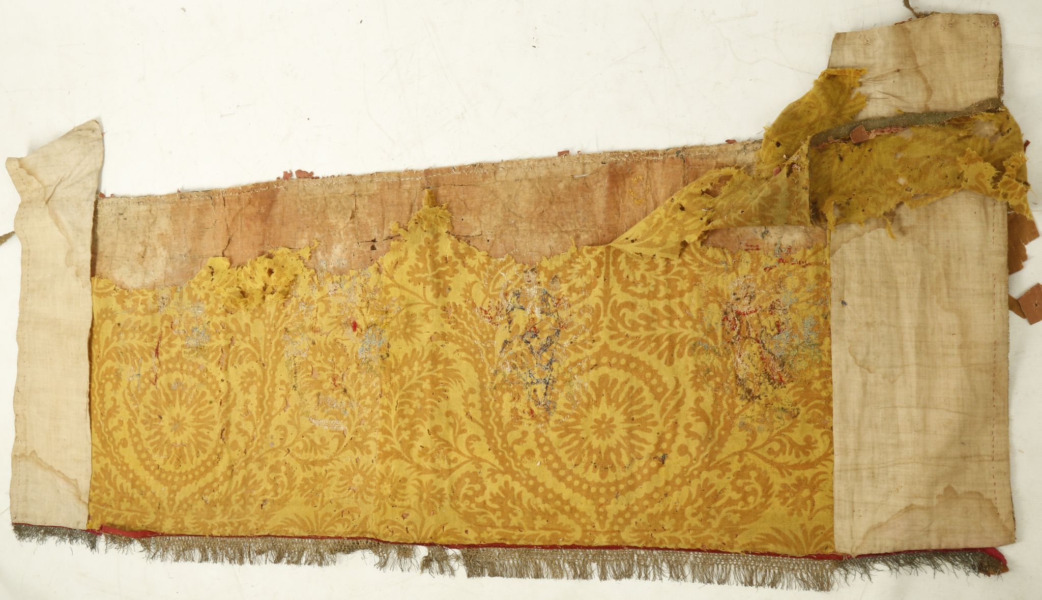 A 16TH / 17TH CENTURY RED VELVET ALTAR CLOTH EMBROIDERED WITH COLOURED SILKS AND SILVER THREAD - Image 10 of 10