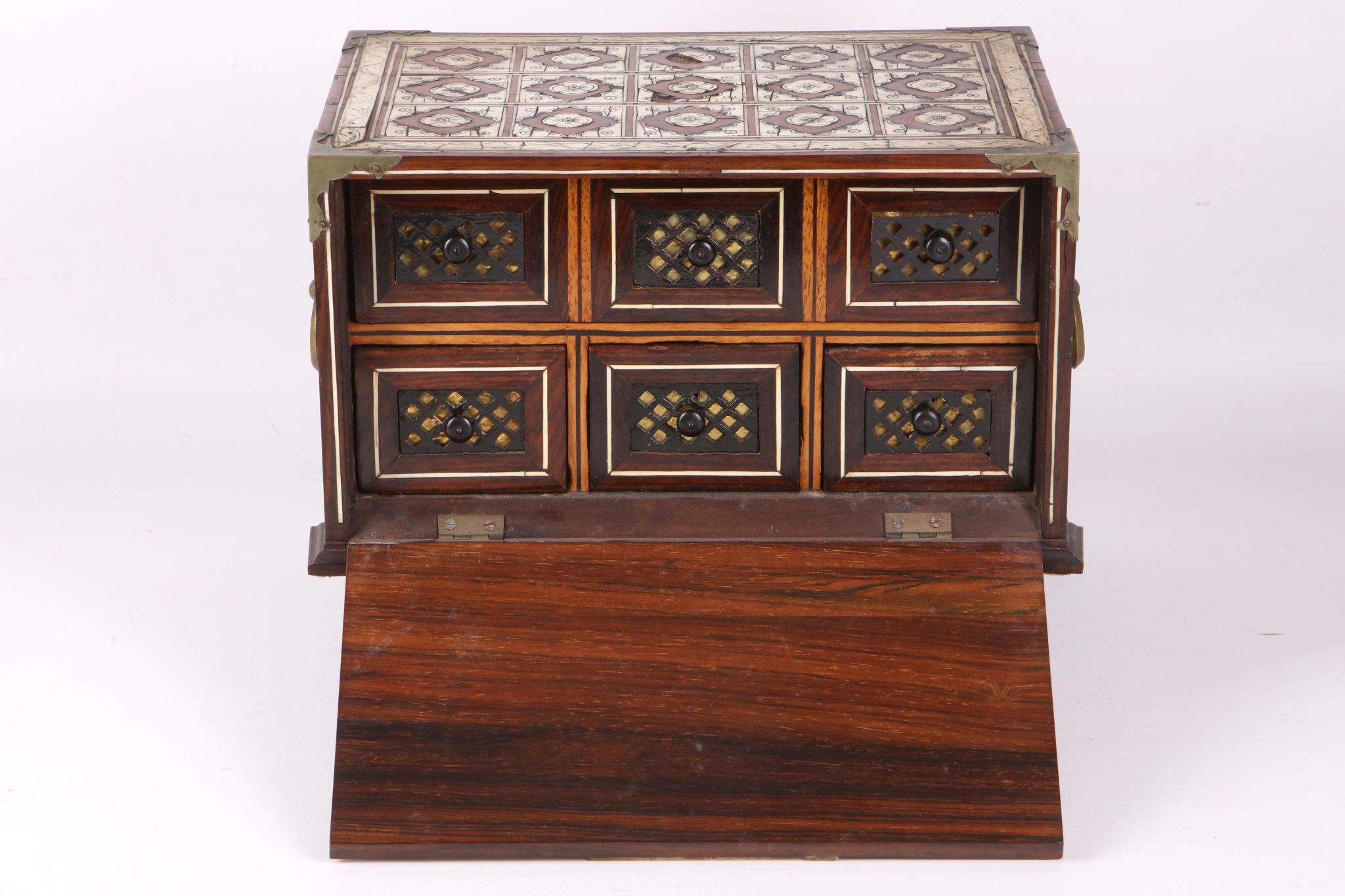 A LATE 17TH / EARLY 18TH CENTURY INDO-PORTUGUESE ROSEWOOD AND IVORY MOUNTED TABLE CABINET of - Image 2 of 6