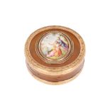 AN 18TH CENTURY SWISS BLONDE TORTOISESHELL, ENAMEL AND GOLD MOUNTED SNUFF BOX DEPICTING A PAIR OF