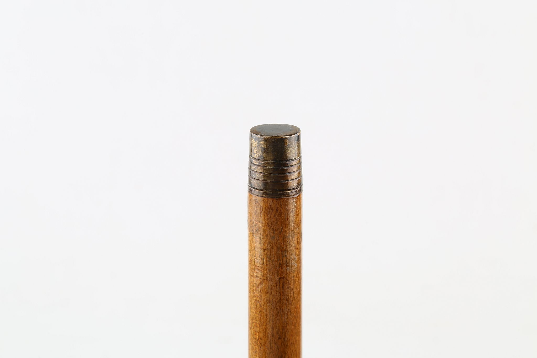 A LATE 19TH CENTURY WALKING CANE, which converts to a snooker cue, 36 inches (92cm). - Image 4 of 5