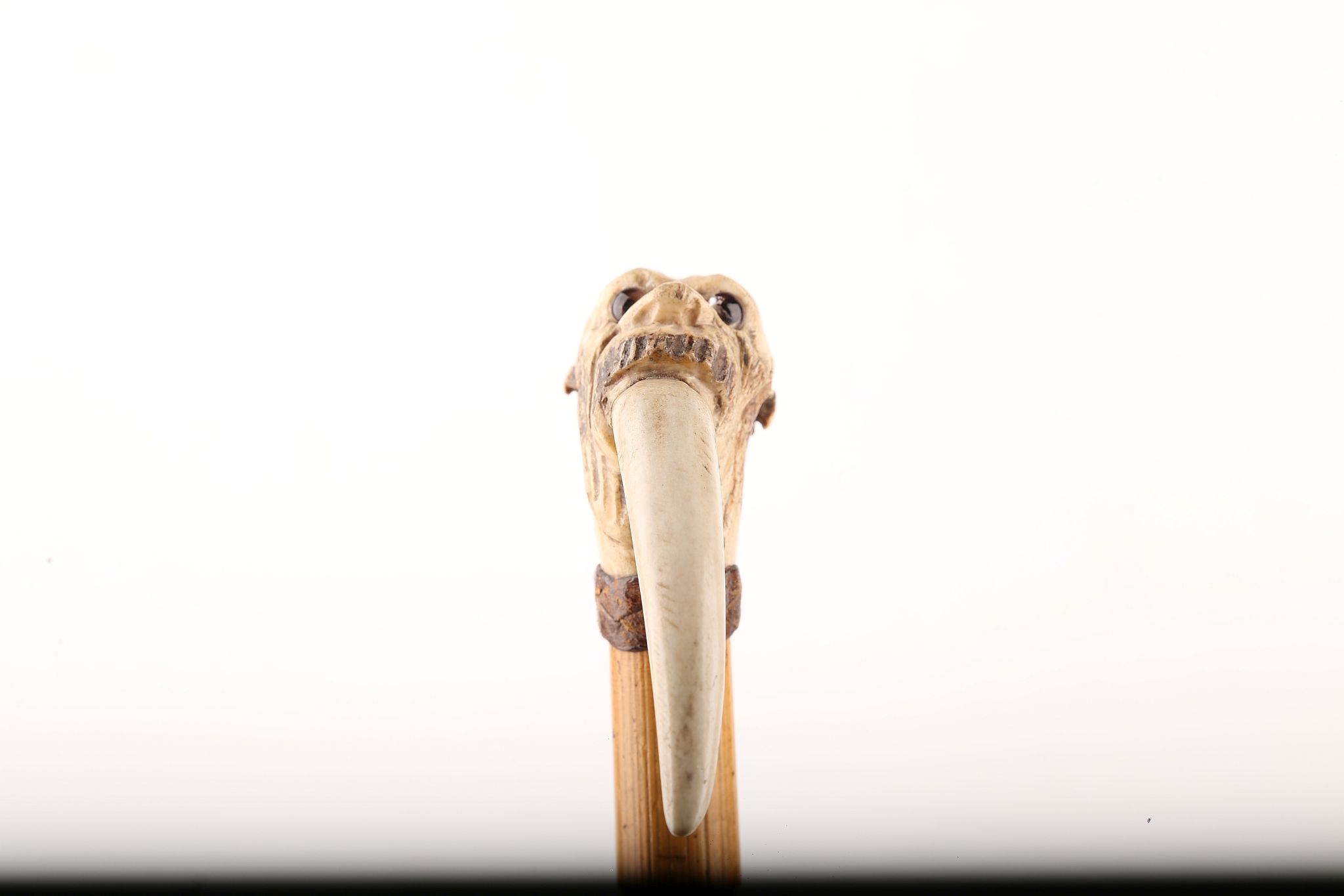 A STAG ANTLER HANDLED CANE, on an ebonised hardwood shaft, 92cm. - Image 2 of 6