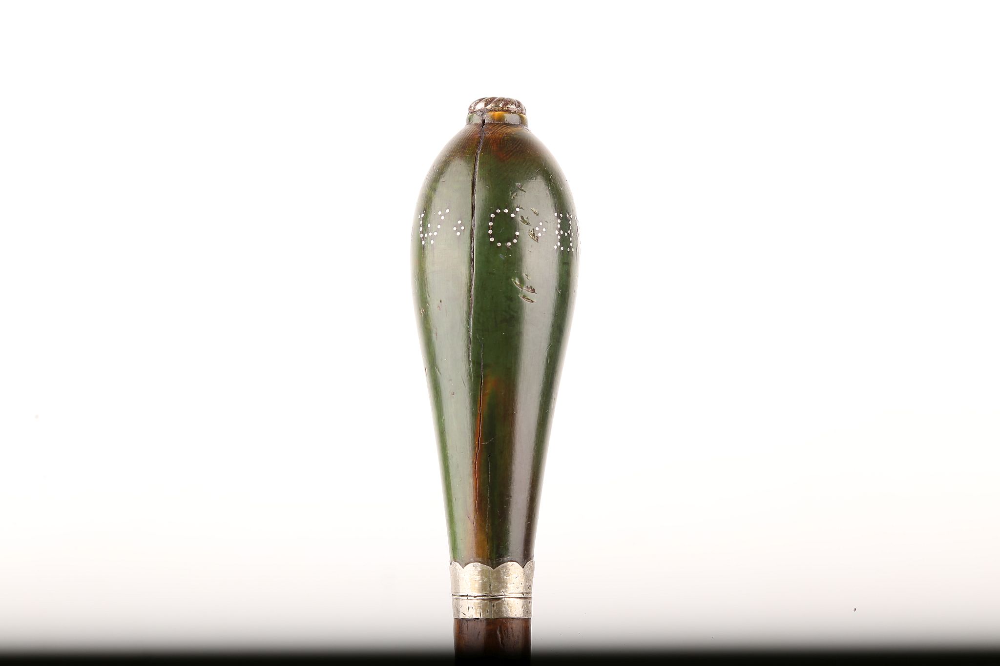 A STAINED GREEN HANDLED EARLY CANE, 92cm. - Image 3 of 5