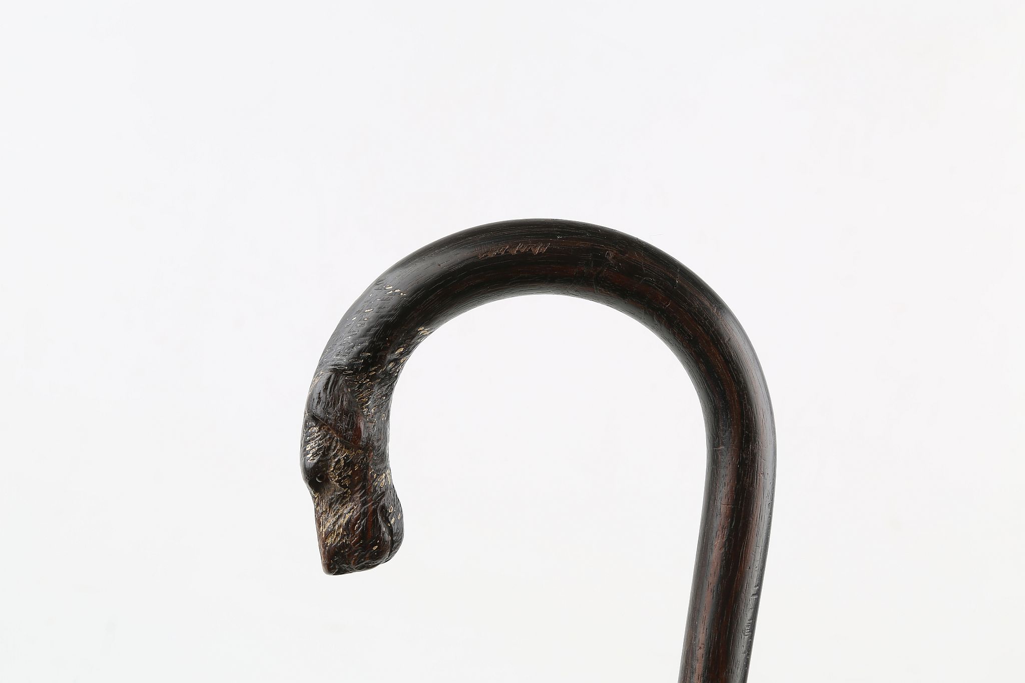 A CROOK HANDLED ROSEWOOD WALKING STICK, with a dog head terminal with glass eyes, 33 inches (84cm). - Image 4 of 6