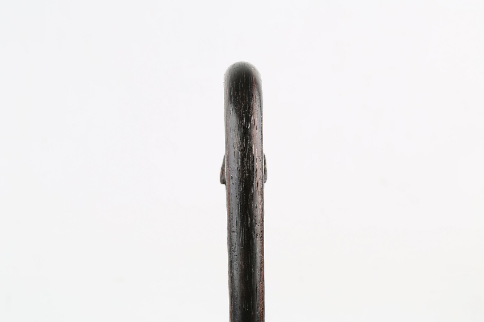 A CROOK HANDLED ROSEWOOD WALKING STICK, with a dog head terminal with glass eyes, 33 inches (84cm). - Image 3 of 6