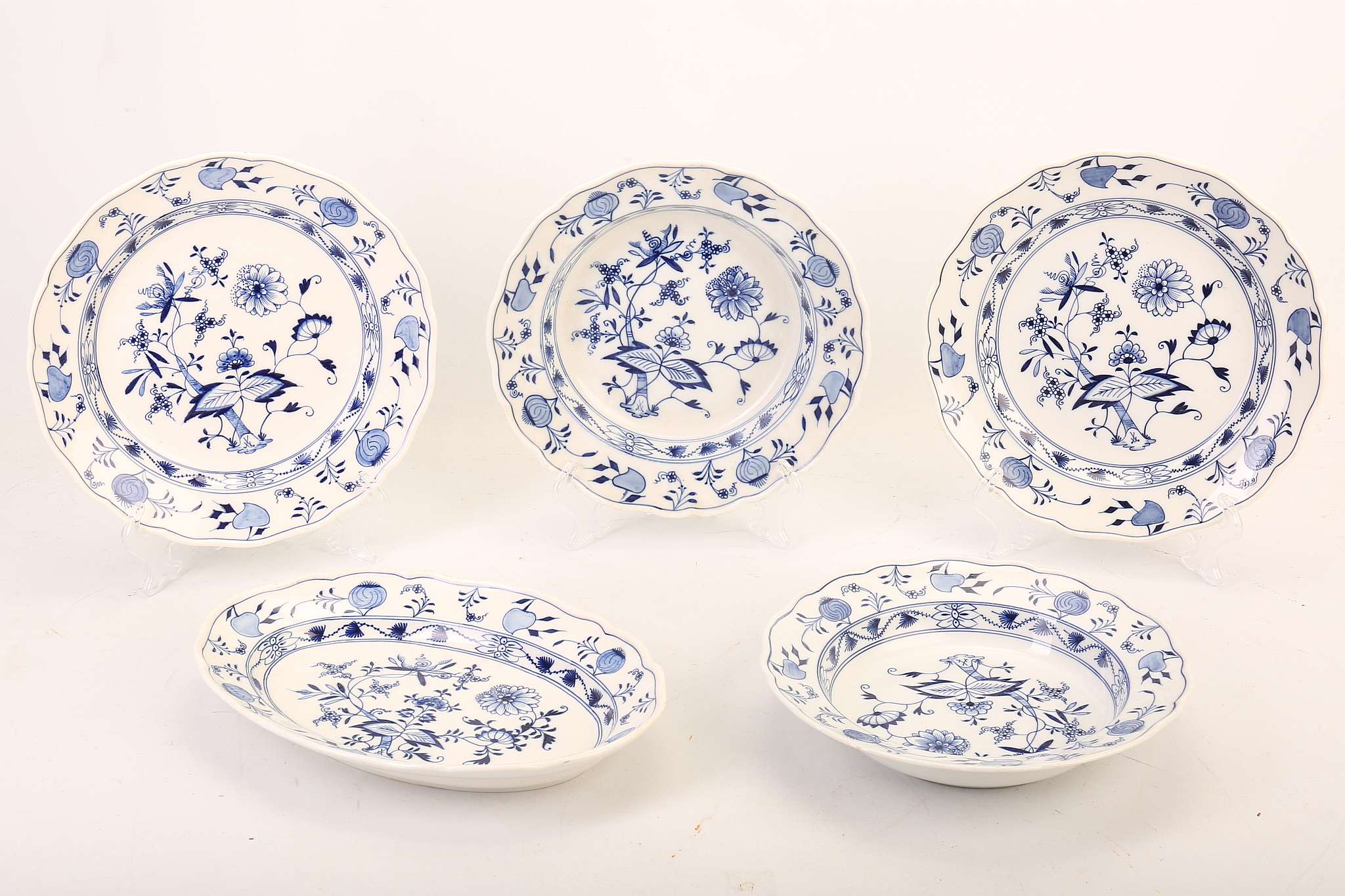 A COLLECTION OF MEISSEN 'BLUE ONION' PATTERN PORCELAIN, late 19th century, comprising two plates,
