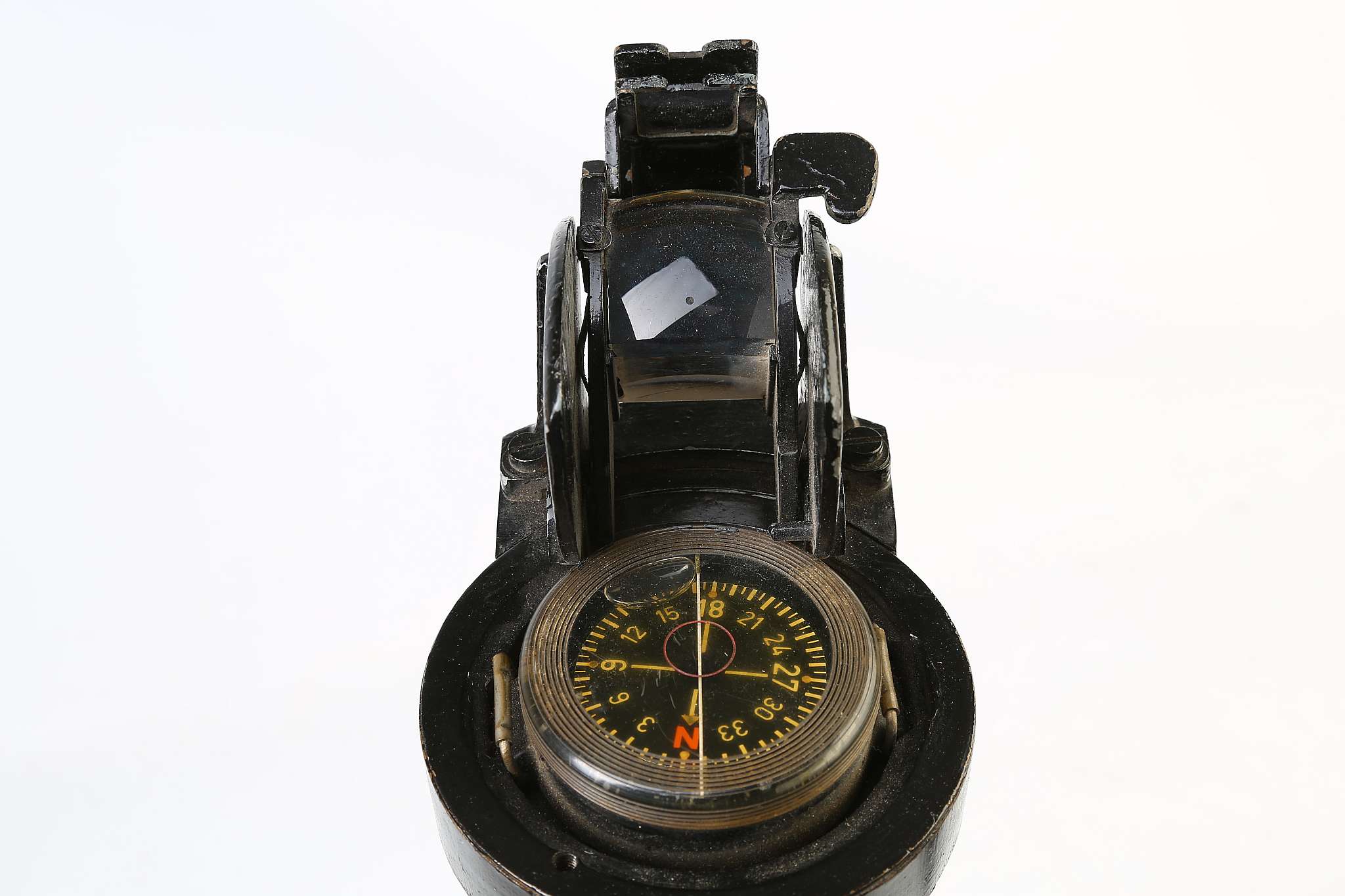 A WWII PORTABLE WOOD BOXED NAVAL SHIP'S COMPASS (No. 2278 KS) (stamped Admiralty checked 28th - Image 4 of 7