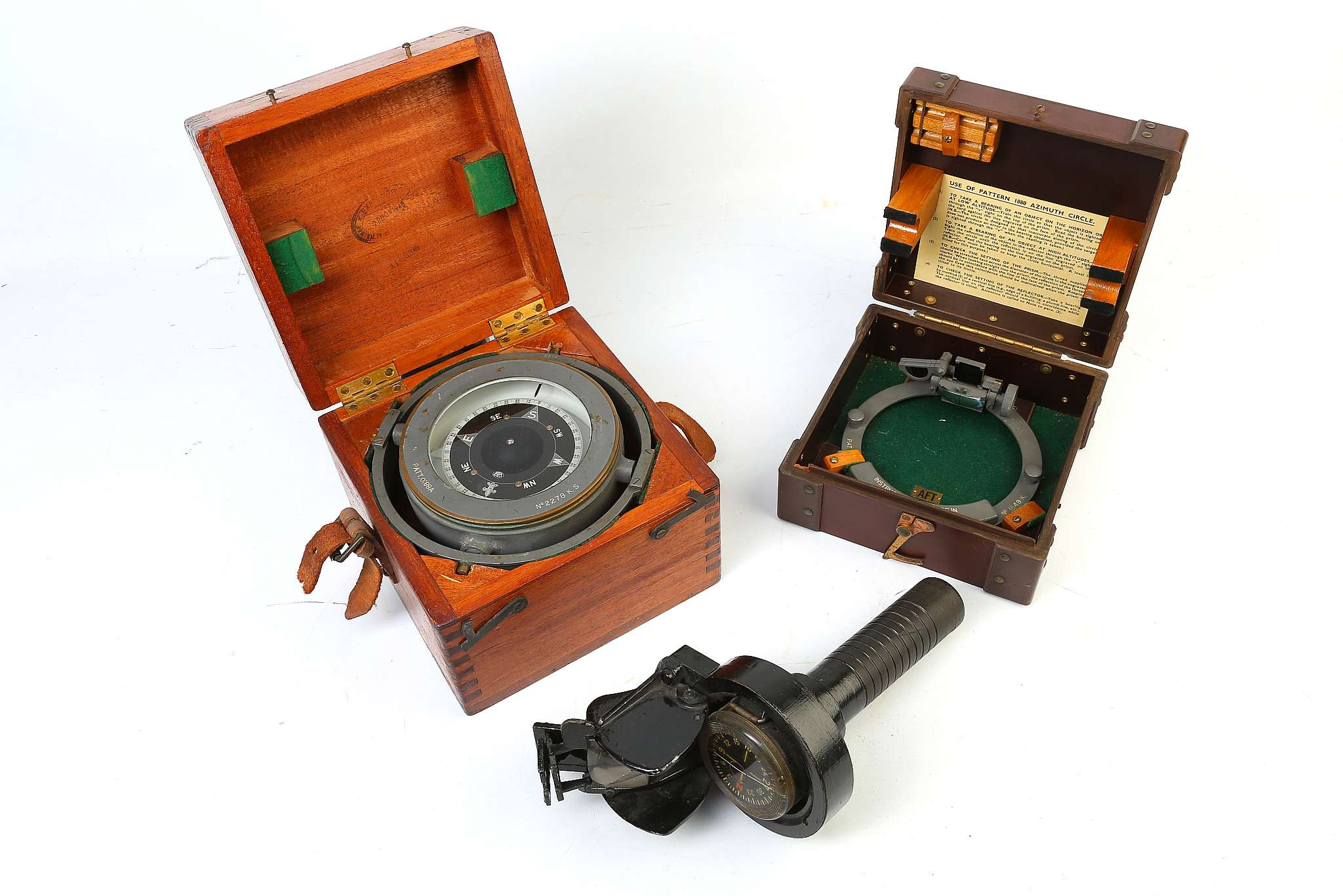 A WWII PORTABLE WOOD BOXED NAVAL SHIP'S COMPASS (No. 2278 KS) (stamped Admiralty checked 28th