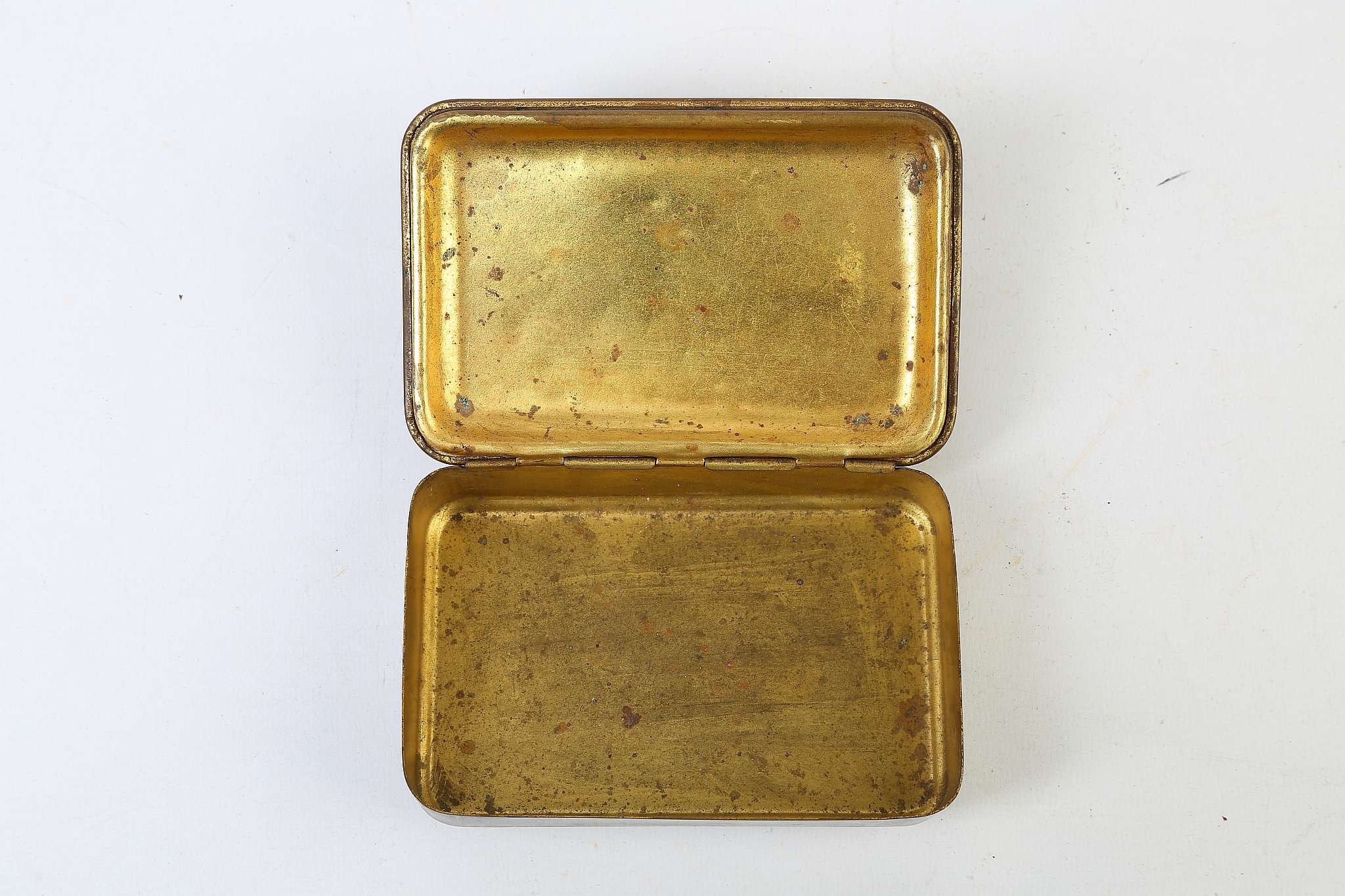 A 1914 PRINCES MARY BRASS AND GILT CHRISTMAS BOX, with embossed lid. - Image 2 of 3