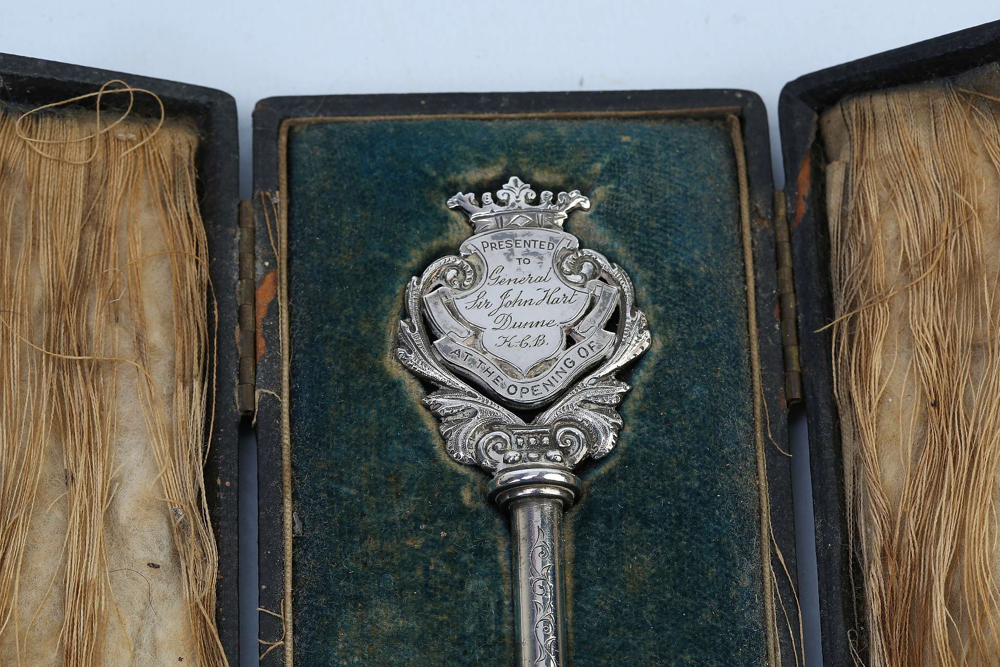 A HALLMARKED SILVER 1904 PRESENTATION KEY, for the Sidmouth War Memorial Service Men's Club, - Image 4 of 5