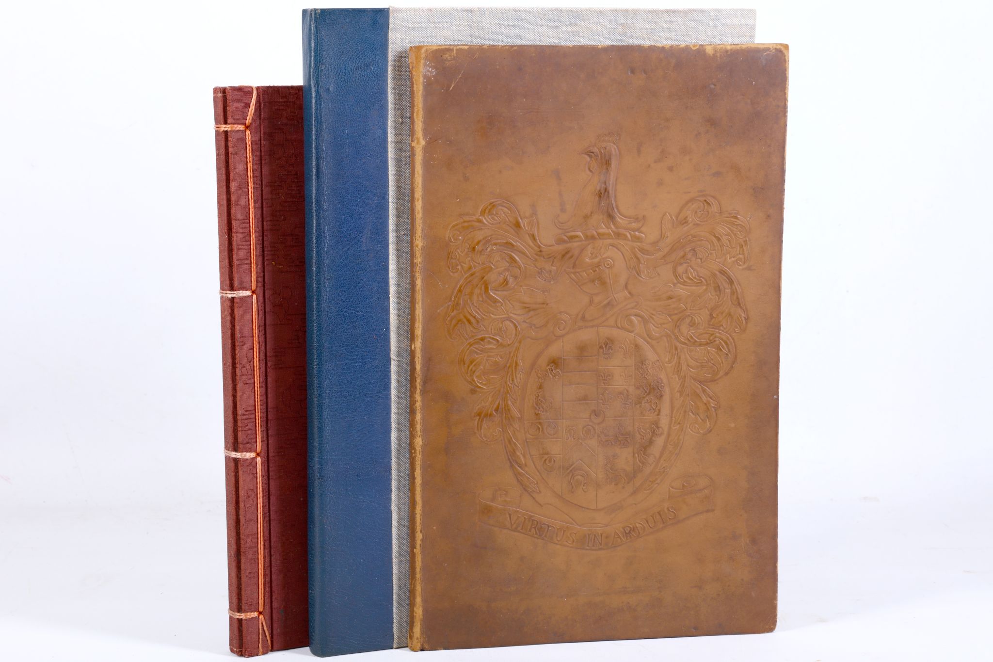 KONYA, A.S; Phyllis JUBY. In Hong Kong. Hong Kong; Ye Olde Printerie Ltd., [n.d]. Folio. Ten