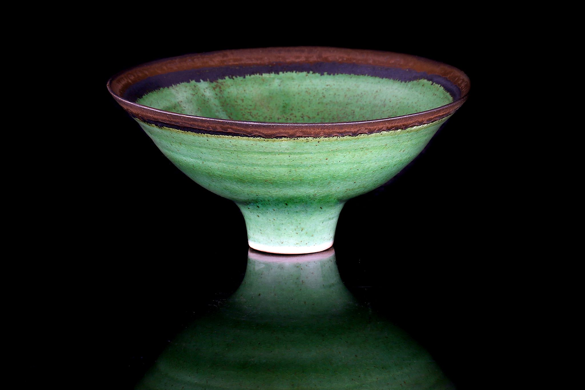 DAME LUCIE RIE, (BRITISH/AUSTRIAN 1902-1995), PORCELAIN FOOTED BOWL, CIRCA 1985, with bottle green