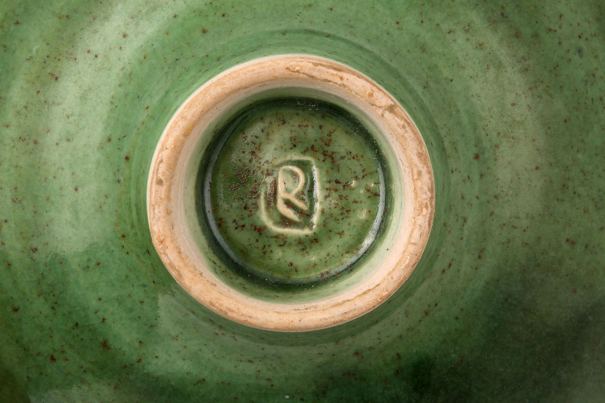 DAME LUCIE RIE, (BRITISH/AUSTRIAN 1902-1995), PORCELAIN FOOTED BOWL, CIRCA 1985, with bottle green - Image 2 of 5