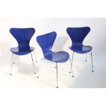 A SET OF THREE SERIES 7 CHAIRS, DESIGNED BY ARNE JACOBSEN, MANUFACTURED BY FRITZ HANSEN, DENMARK, in