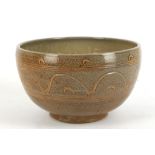 RAY FINCH FOR WINCHCOMBE, STUDIO POTTERY FOOTED BOWL, CIRCA 1970, salt glazed with incised
