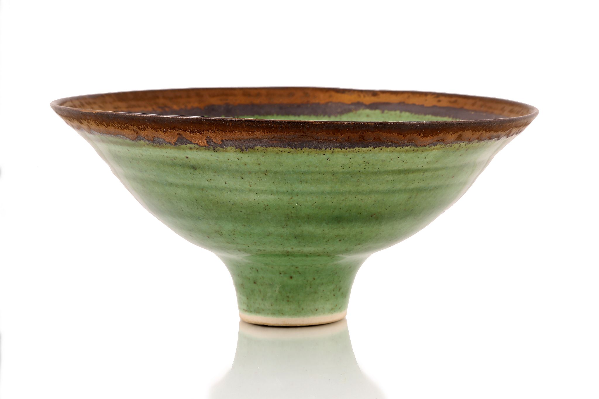 DAME LUCIE RIE, (BRITISH/AUSTRIAN 1902-1995), PORCELAIN FOOTED BOWL, CIRCA 1985, with bottle green - Image 4 of 5