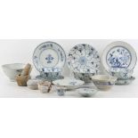 Tek Sing cargo, a collection of Qing blue and white porcelain, each piece with Nagel Auctions label,