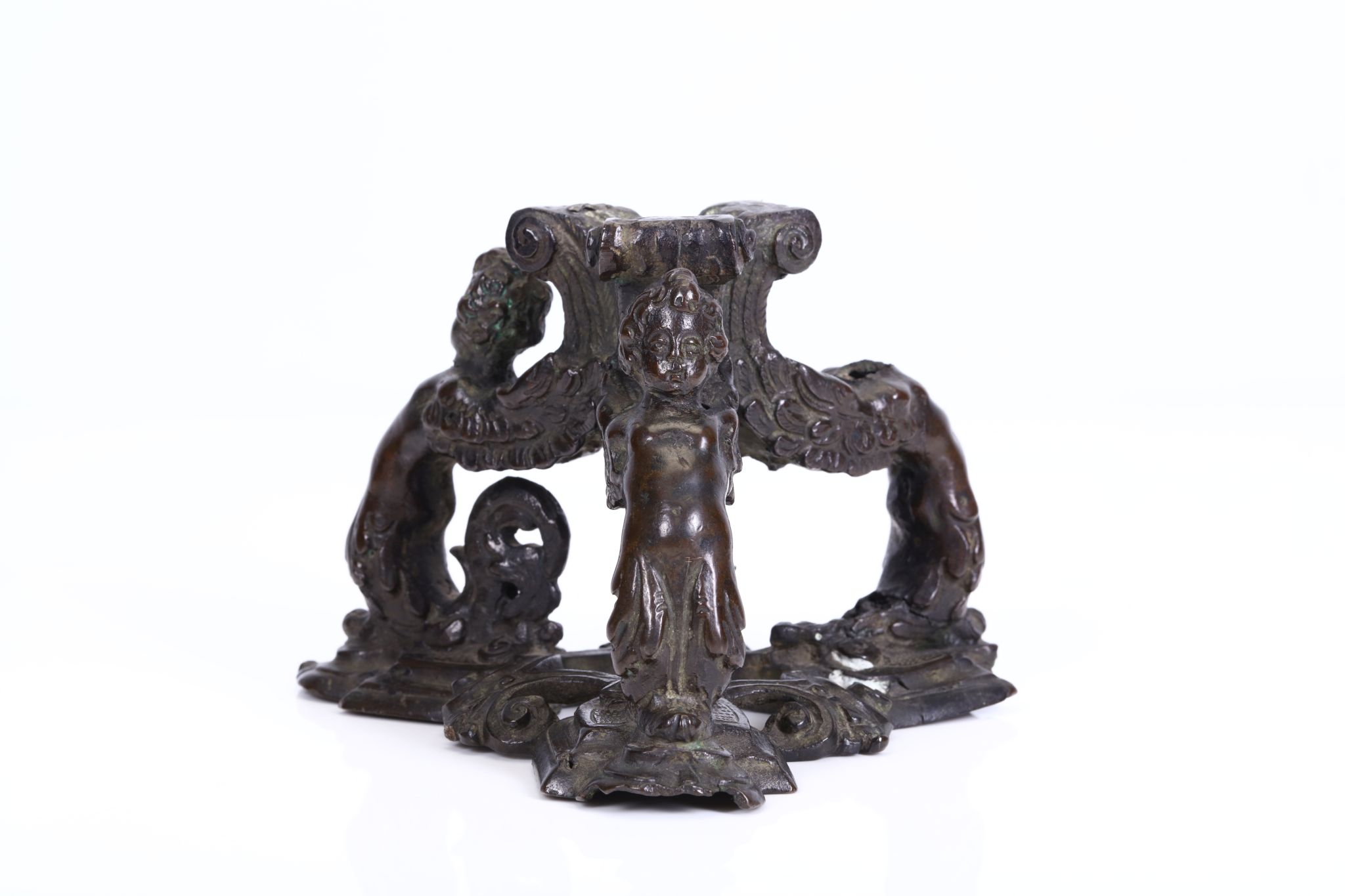 CIRCLE OF NICCOLO ROCCATAGLIATA (ITALIAN, 1593-1636): AN EARLY 16TH CENTURY VENETIAN BRONZE STAND - Image 2 of 4