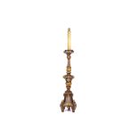 AN 18TH CENTURY ITALIAN PAINTED AND PARCEL GILT DECORATED TORCHERE / CANDLESTICK the circular,