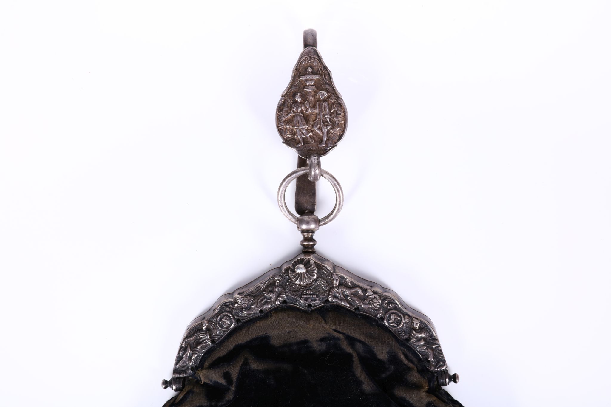 A LATE 18TH CENTURY DUTCH SILVER AND VELVET BAG / PURSE MARKED FOR WILLEM HENDRIK TENKINK the silver - Image 3 of 5