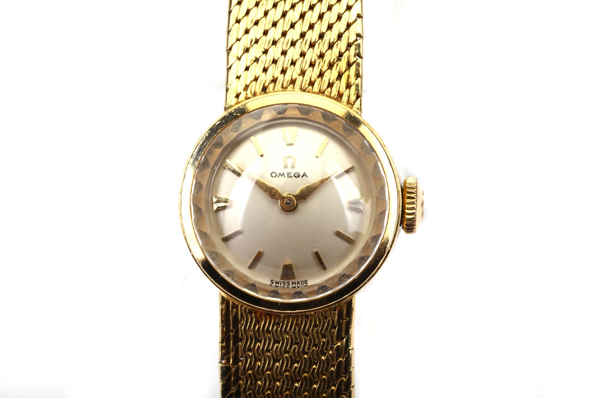 LADIES OMEGA DRESS WATCH A ladies c.1960's 18ct gold Omega 'Sapphettes' range dress watch, with - Image 2 of 5