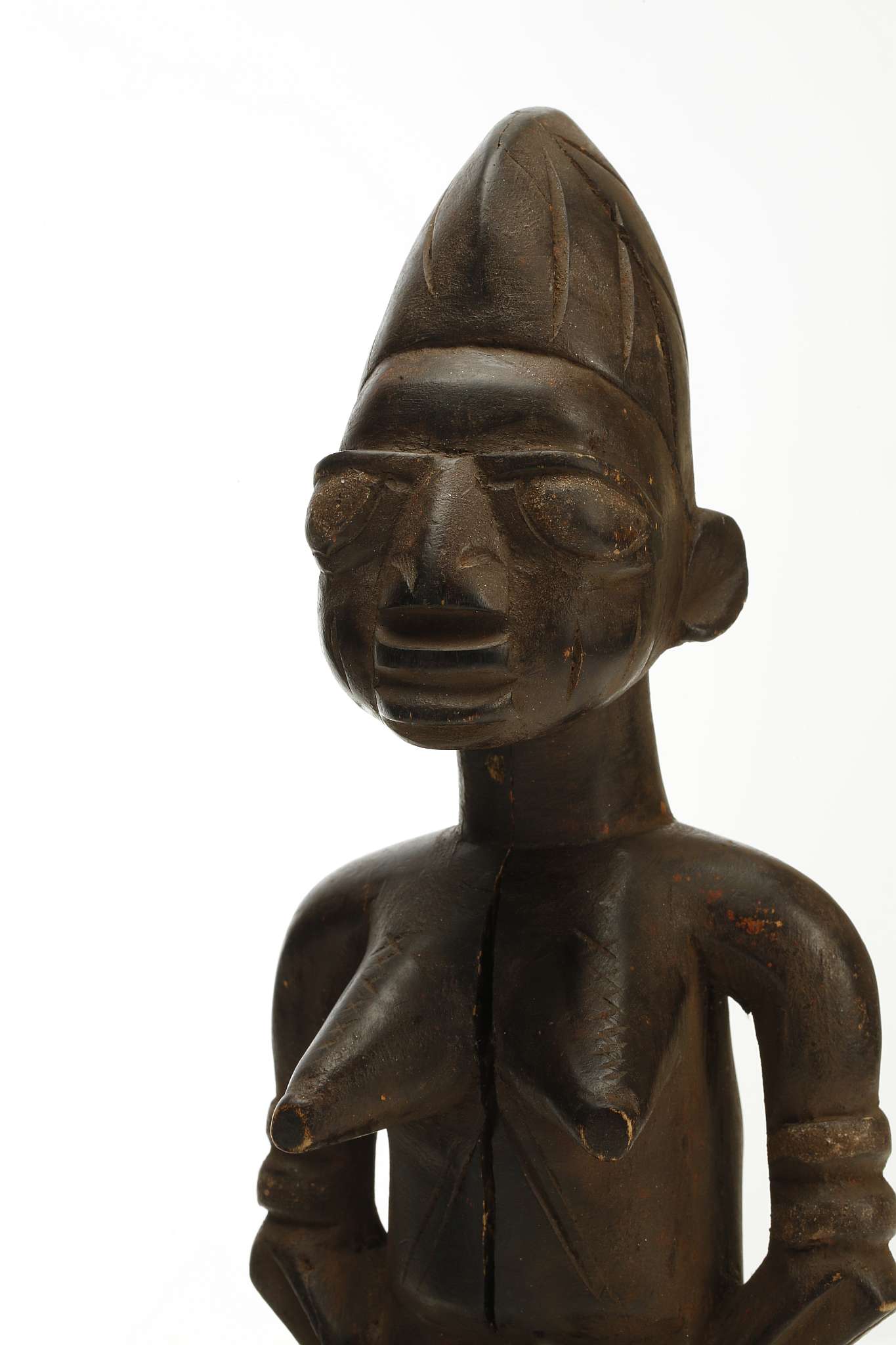 TWO WOODEN IBEJI FIGURES, NIGERIA Each of stylised form, with incised decoration, large eyes and - Image 4 of 4