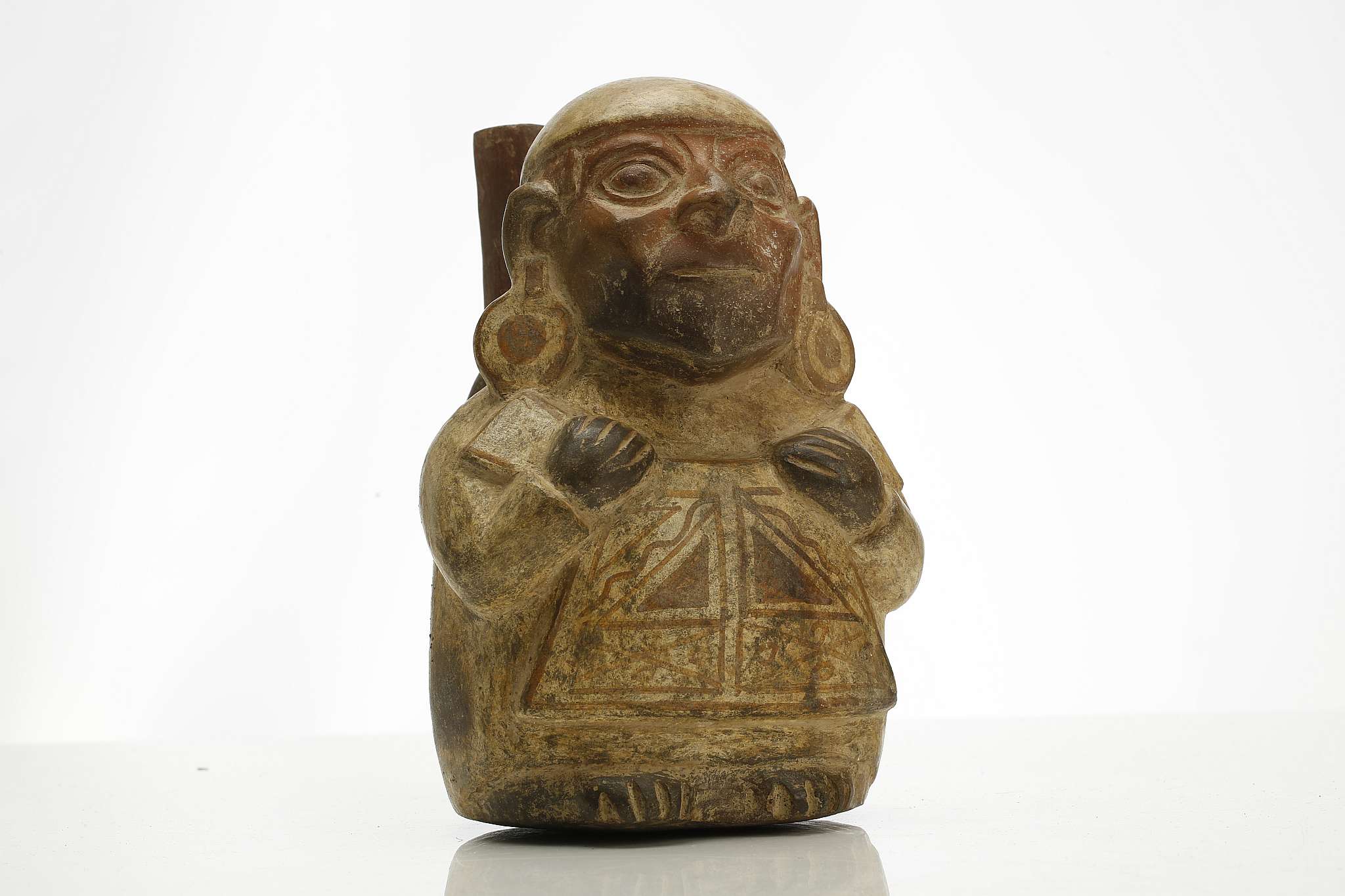 A MOCHE POTTERY FIGURAL VESSEL Depicted as a standing figure, with details added in paint, wearing a - Image 3 of 5