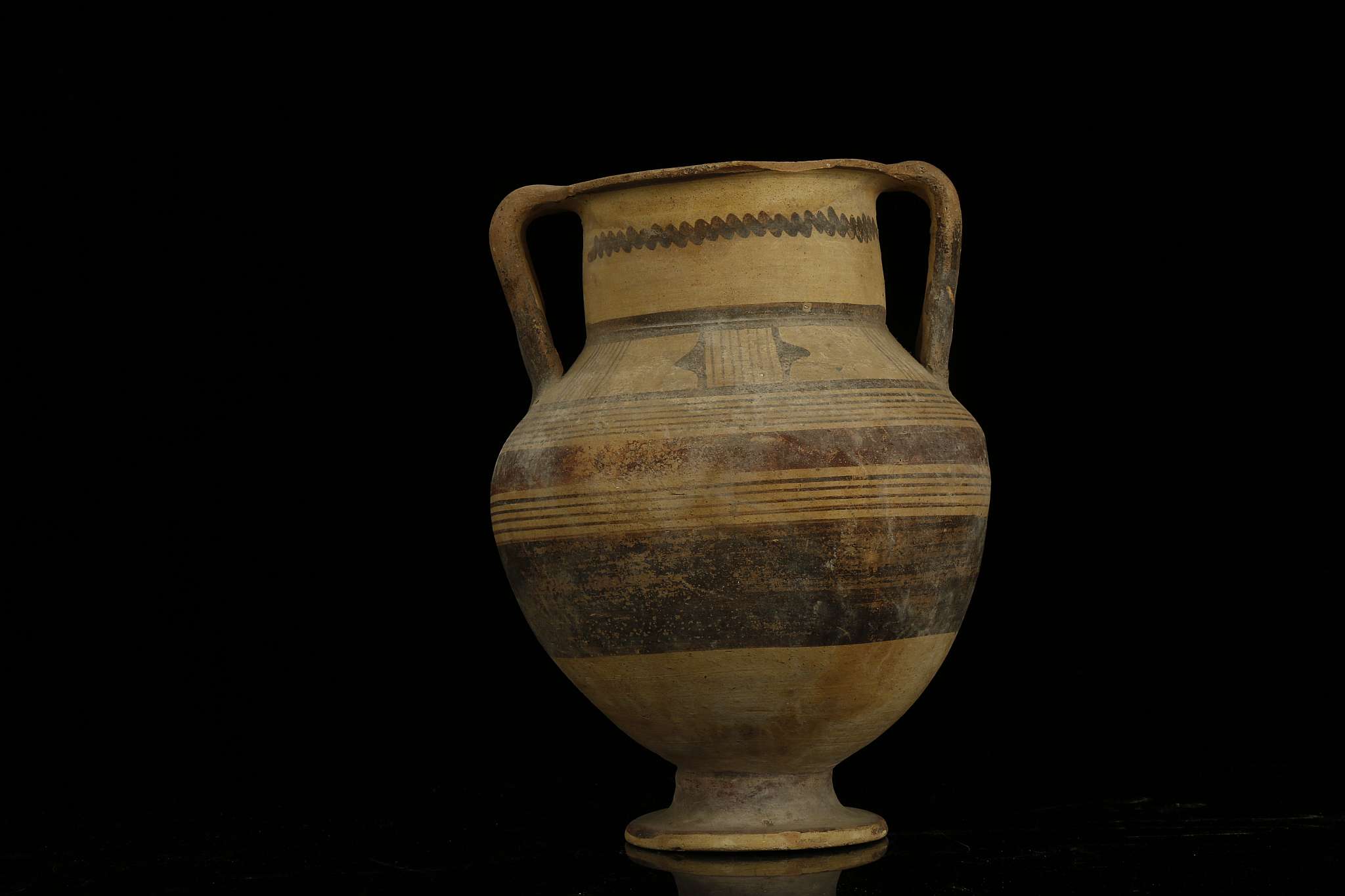 A CYPRIOT AMPHORA Iron Age, 8th Century B.C. Bichrome ware stemmed amphora, decorated with geometric - Image 3 of 4