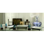 A group of miscellaneous items, comprising a jade mounted table screen, four turquoise glazed
