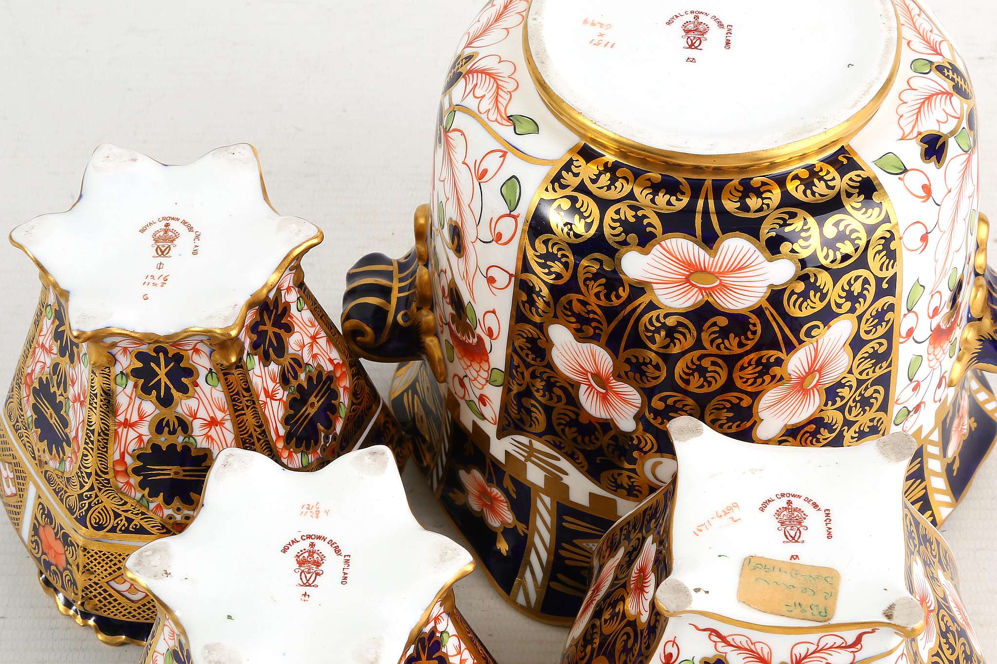 A Royal Crown Derby bone china small jardiniere, painted with gilded Imari palette, Derby year - Image 2 of 2