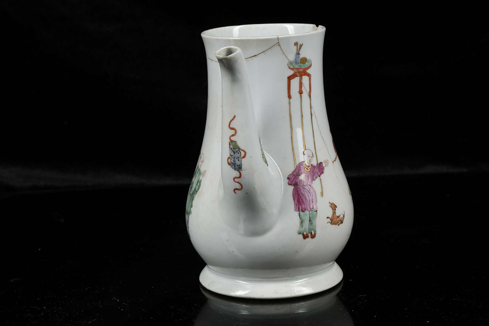 AN EARLY WORCESTER PORCELAIN COFFEE POT, circa 1753, of plain baluster shape on a neatly turned - Image 2 of 5