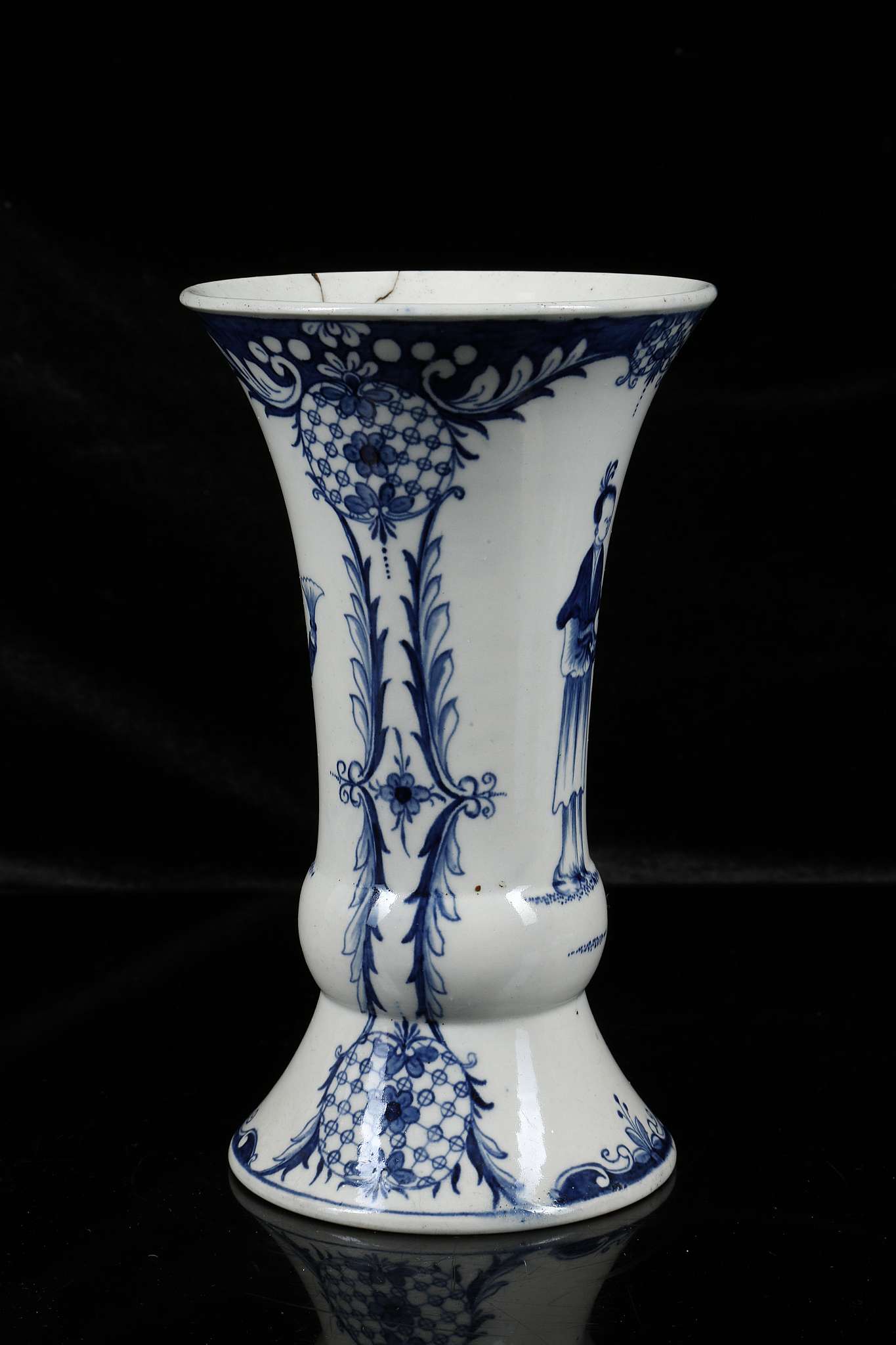 A WORCESTER PORCELAIN VASE, circa 1770, of waisted 'Gu' form, painted in blue with a variation of ' - Image 3 of 4