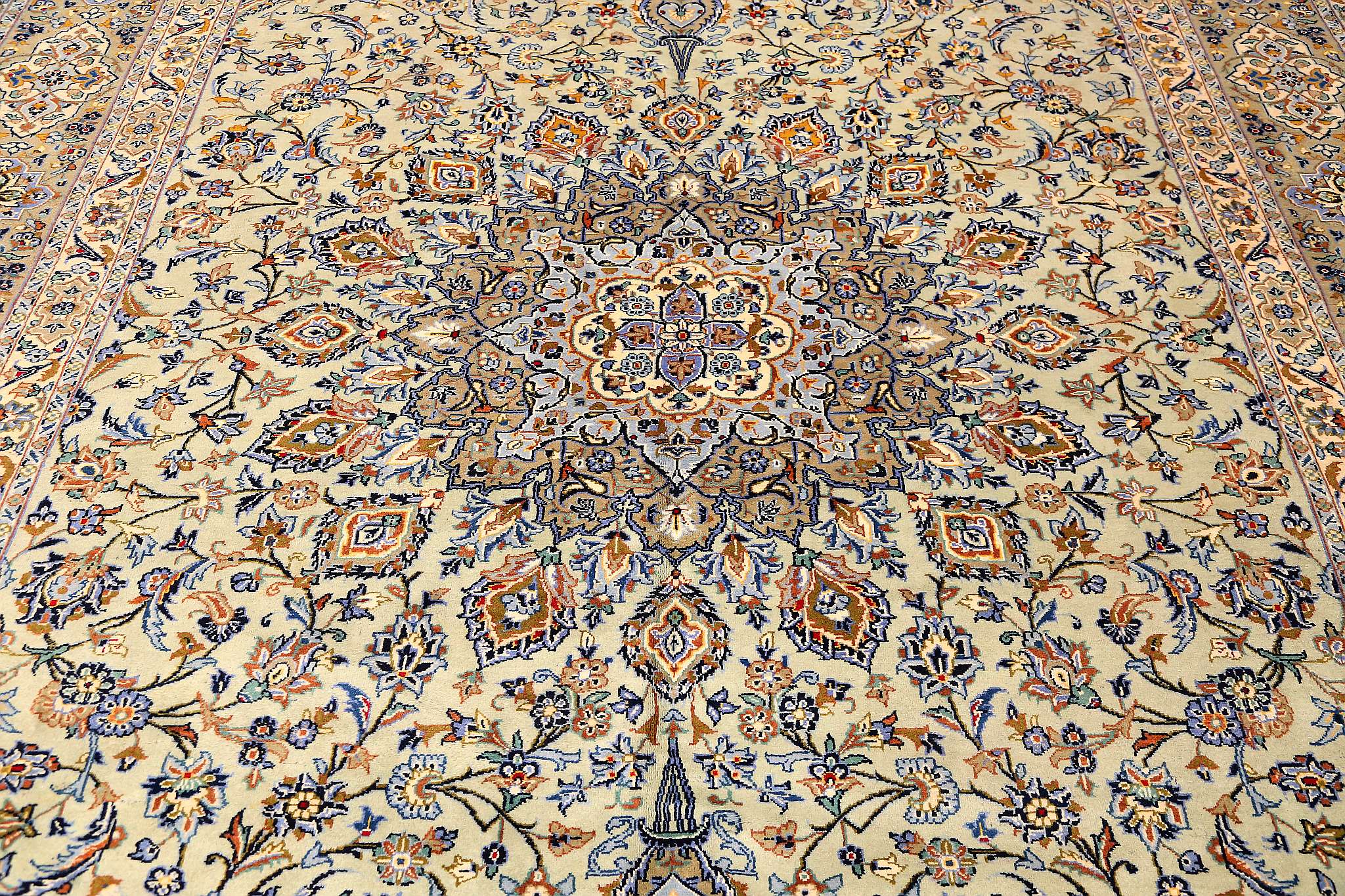 A FINE SIGNED KASHAN CARPET CENTRAL PERSIA, CIRCA 1950 approx: 12ft.2in. x 9ft.2in.(370cm. x 279cm.) - Image 3 of 5