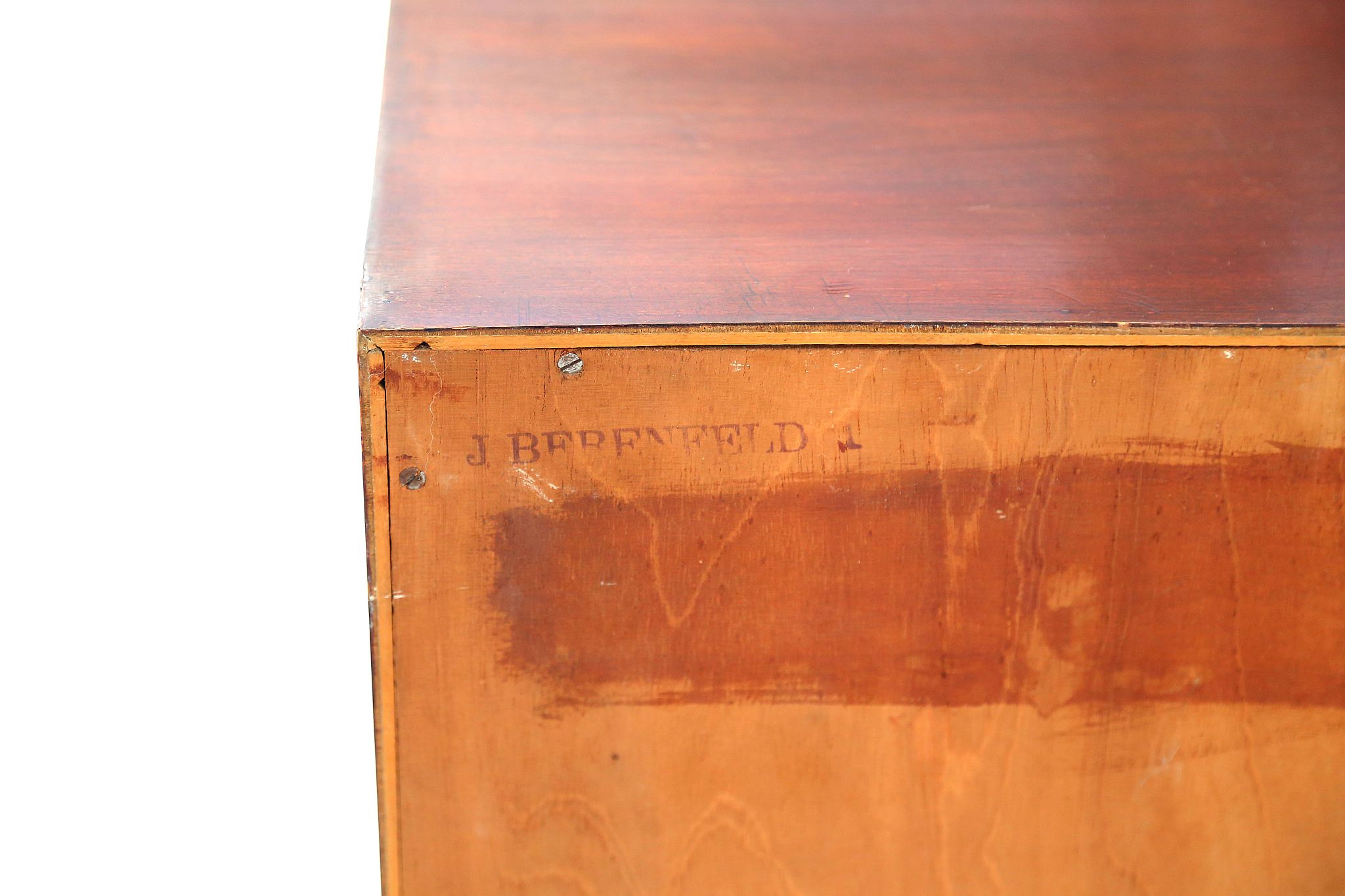 A 1950s CHEST OF DRAWERS, DESIGNED BY JOSE BERENFELD, in contrasting light and dark wood, with - Image 4 of 4