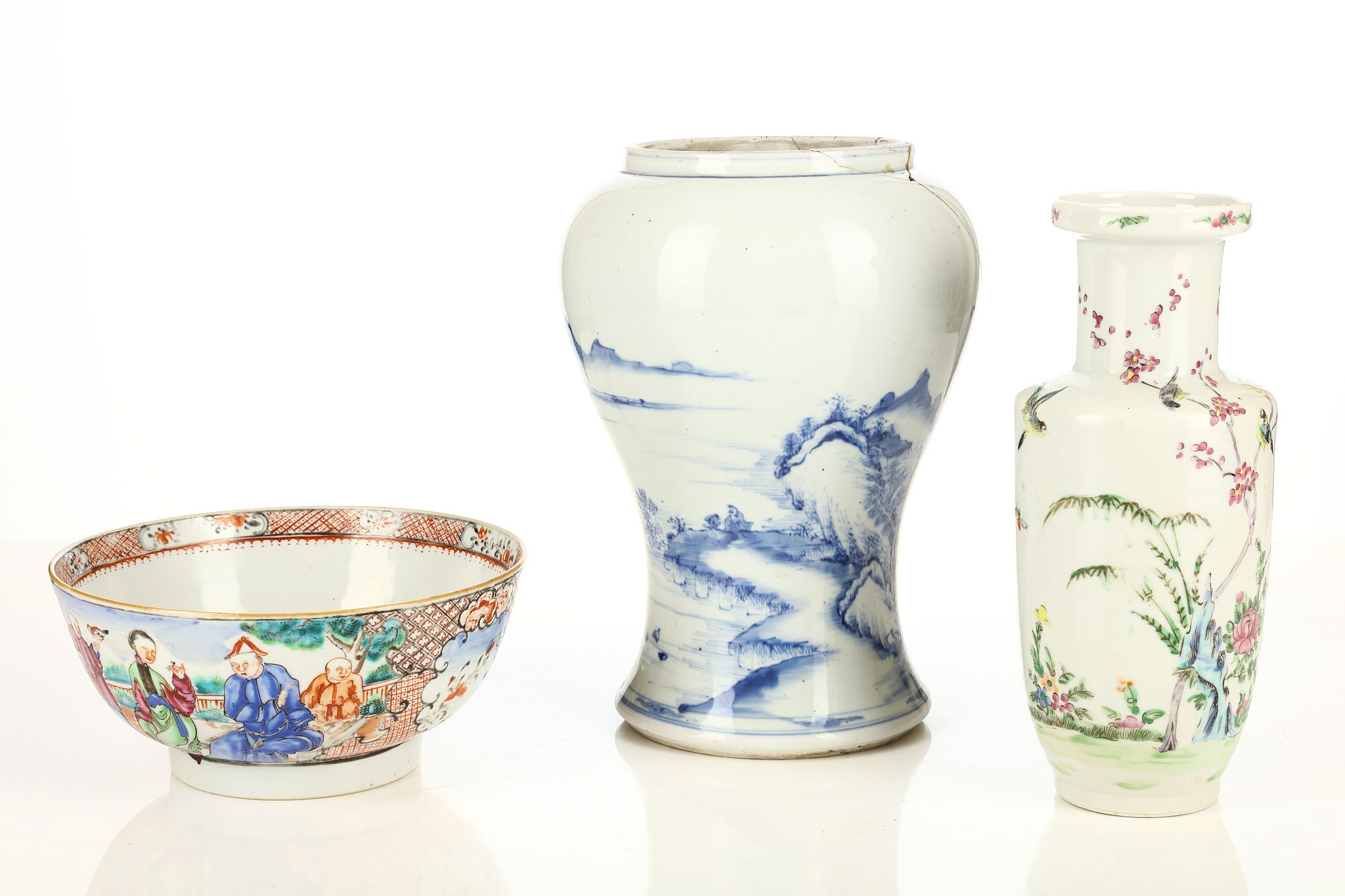 A selection of three Chinese porcelain items comprising a reduced blue and white ‘landscape’ - Image 2 of 2