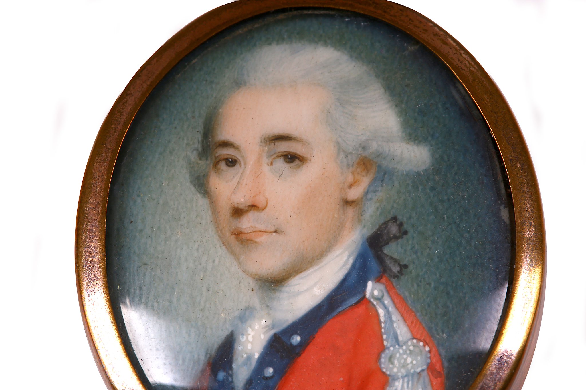 ATTRIBUTED TO RICHARD CROSSE (1742-1810). Portrait miniature of an officer, wearing a scarlet coat - Image 2 of 3