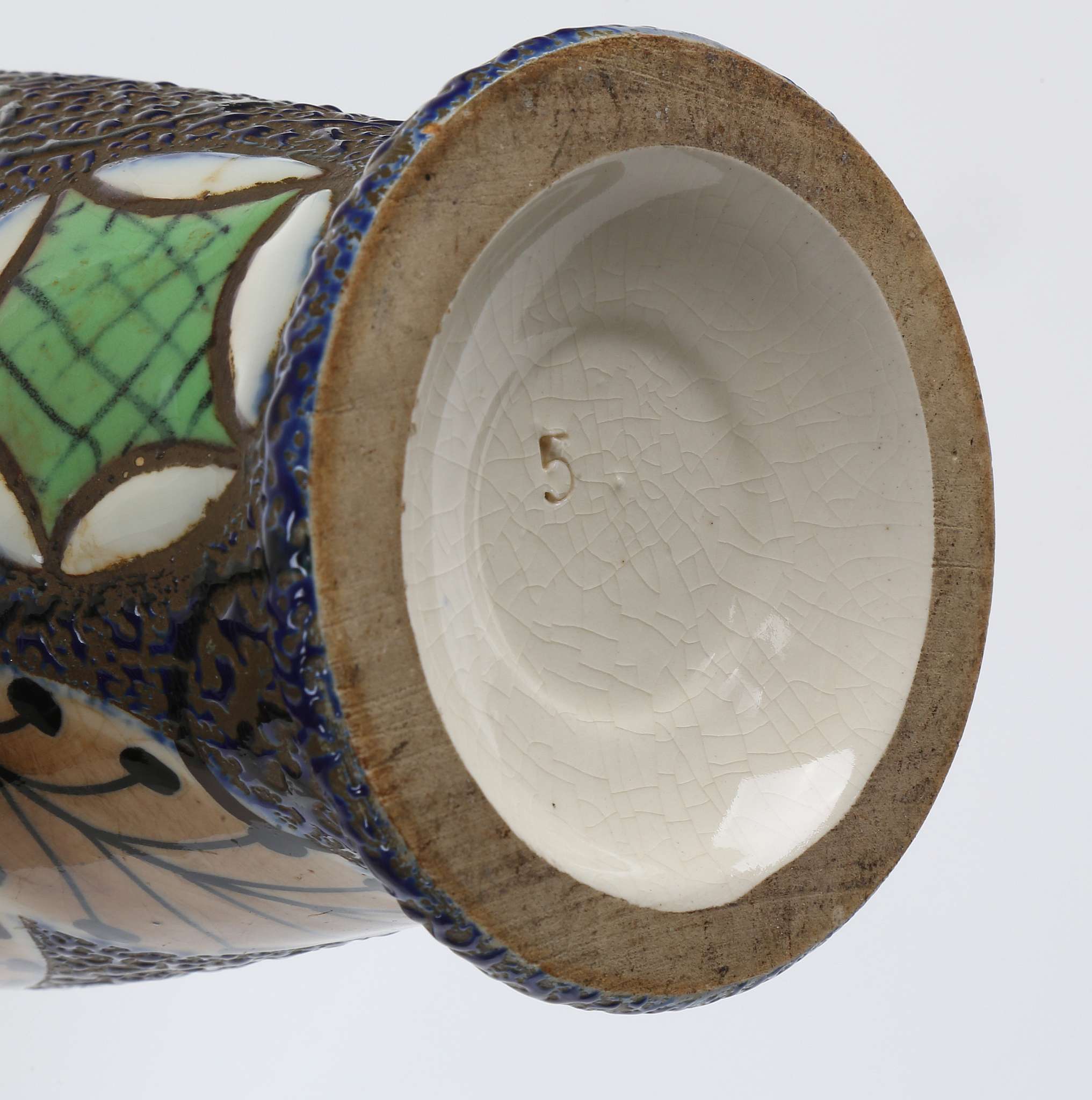 A PAIR OF ART NOUVEAU BOHEMIAN AMPHORA PORCELAIN EWERS, of highly organic form, applied with - Image 4 of 5