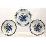 THREE BLUE AND WHITE WORCESTER PORCELAIN PLATES, circa 1770, each decorated in the 'Pine Cone'