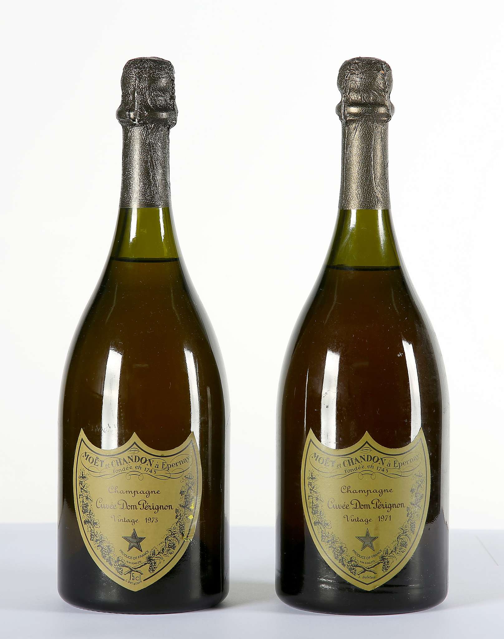 Dom Perignon Champagne. Moet et Chandon 1971 Good appearance. Level 3.5 cms below the foil (1)