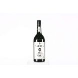 5 bottles Warre 1977 Douro In original wooden case with damaged lid. Excellent appearance