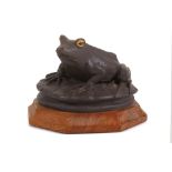A MID 20TH CENTURY RICHARD GREEN POTTERY SCUPTURE MODEL OF A SEATED FROG, having bronzed effects,