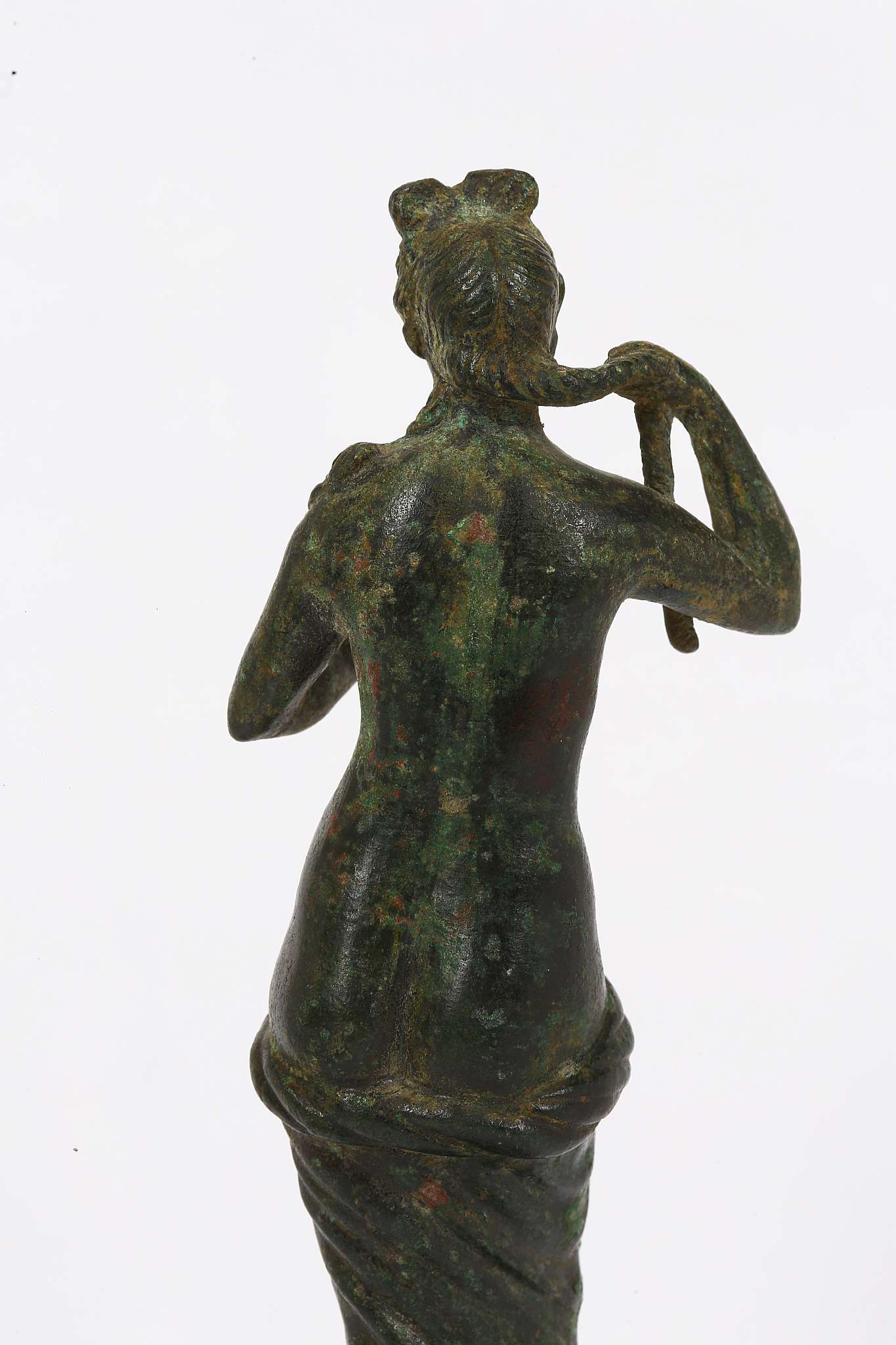 A ROMAN BRONZE APHRODITE Circa 1st - 2nd century A.D. "..there is nothing among the blessed gods - Image 3 of 6