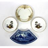 A Spode blue and white supper dish, 31.