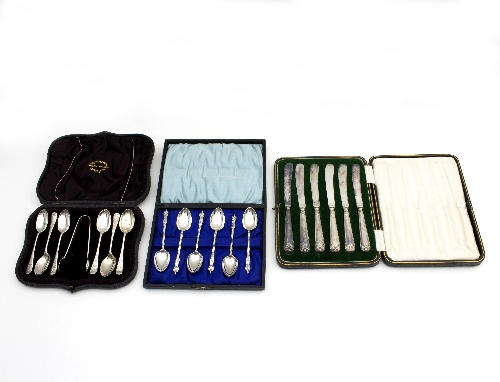 A cased set of six silver-handled dessert knives, Sheffield 1915,