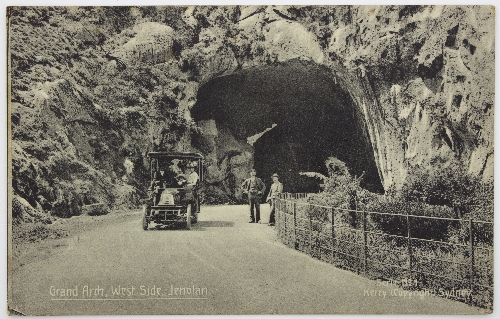 A quantity of picture postcards, New Zealand (26), Tasmania (10), Australia (100), U.S.A.