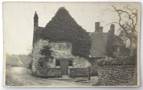 A large collection of postcards, Small Country Houses and Cottages,