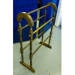 HOOPED TOP TOWEL RAIL