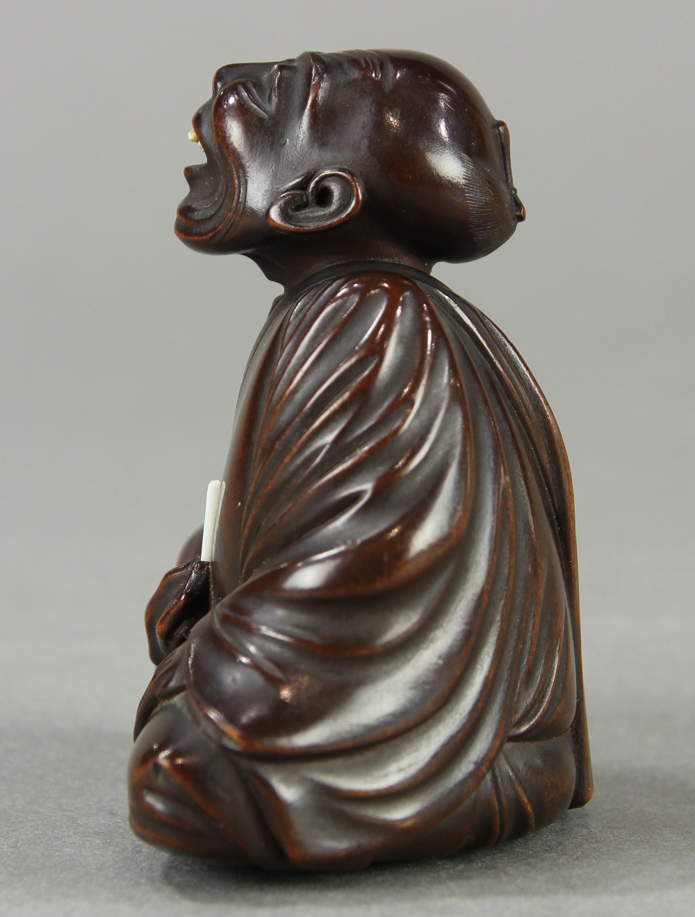 Japanese wood netsuke: featuring a 'Professional Sneezer', signed [Hidekazu], approx. 2.75"h - Image 2 of 8