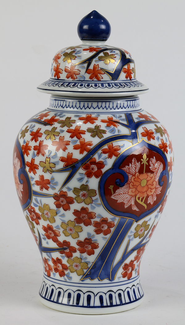 (lot of 3) One Imari style lidded jar, together with a pair of roof top tiles with horses in celadon - Image 7 of 10