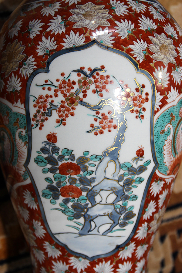 (lot of 2) Japanese vases, mounted as lamps: one with peonies and a panel featuring a lady handing a - Image 3 of 4